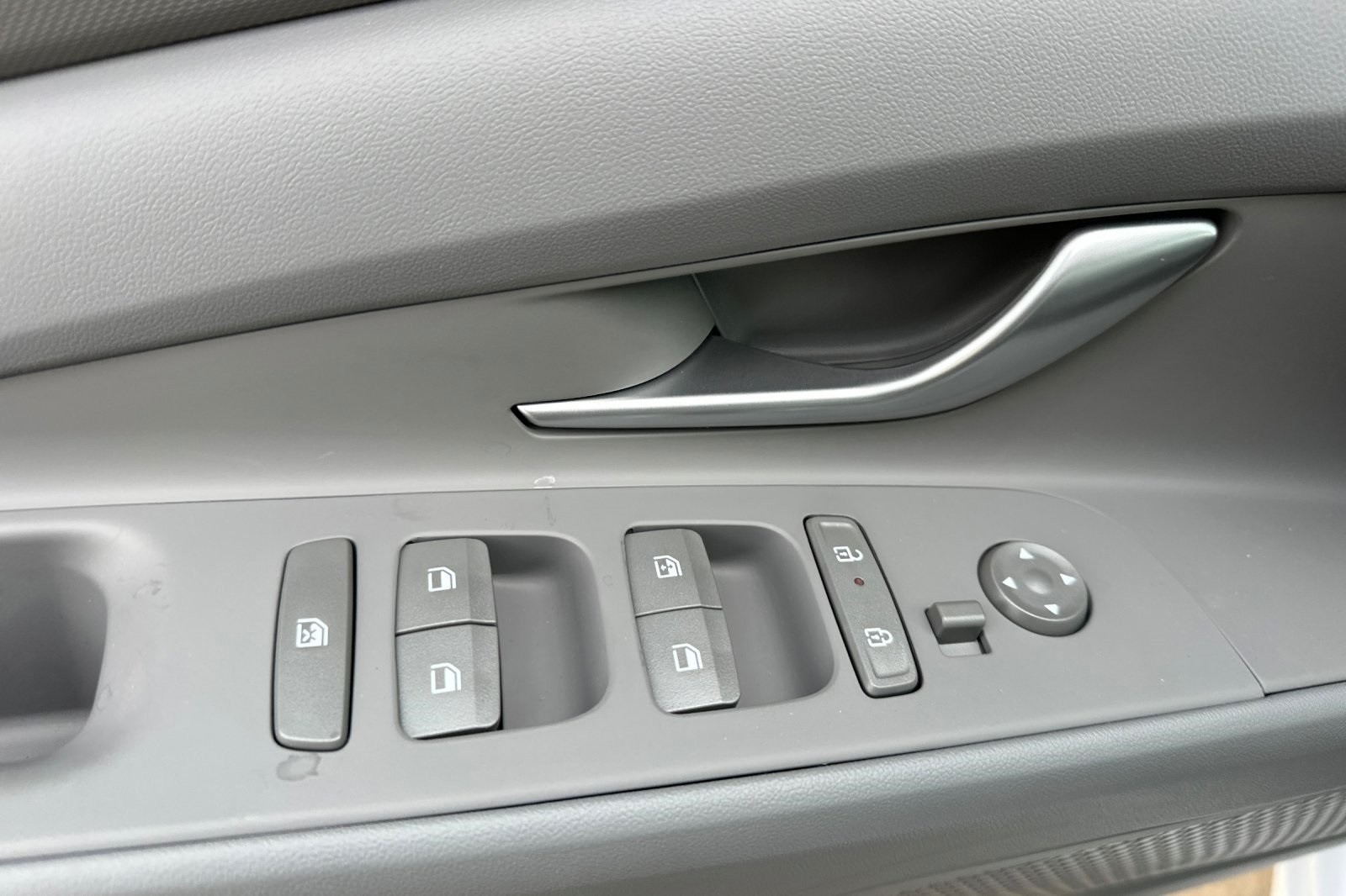 2025 Hyundai Elantra Hybrid Blue photo 11