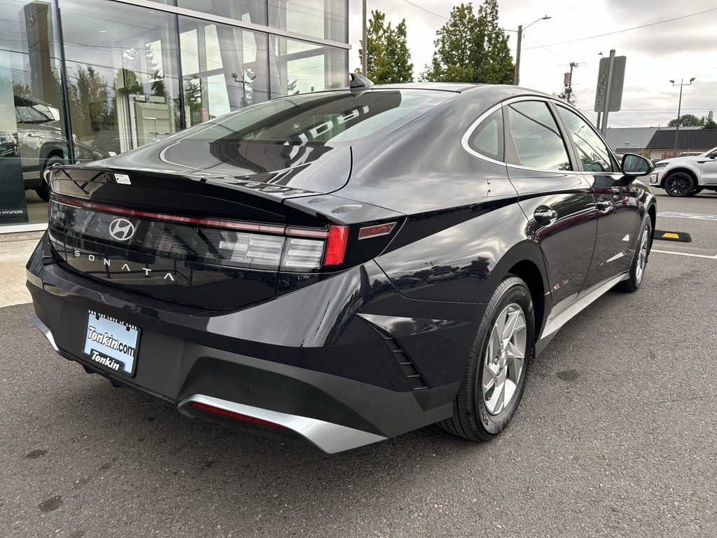 2025 Hyundai Sonata SE photo 3