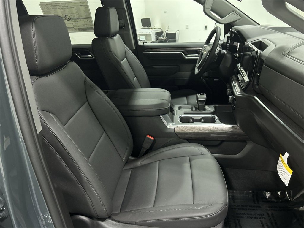 2026 Chevrolet Silverado 1500 LTZ photo 22