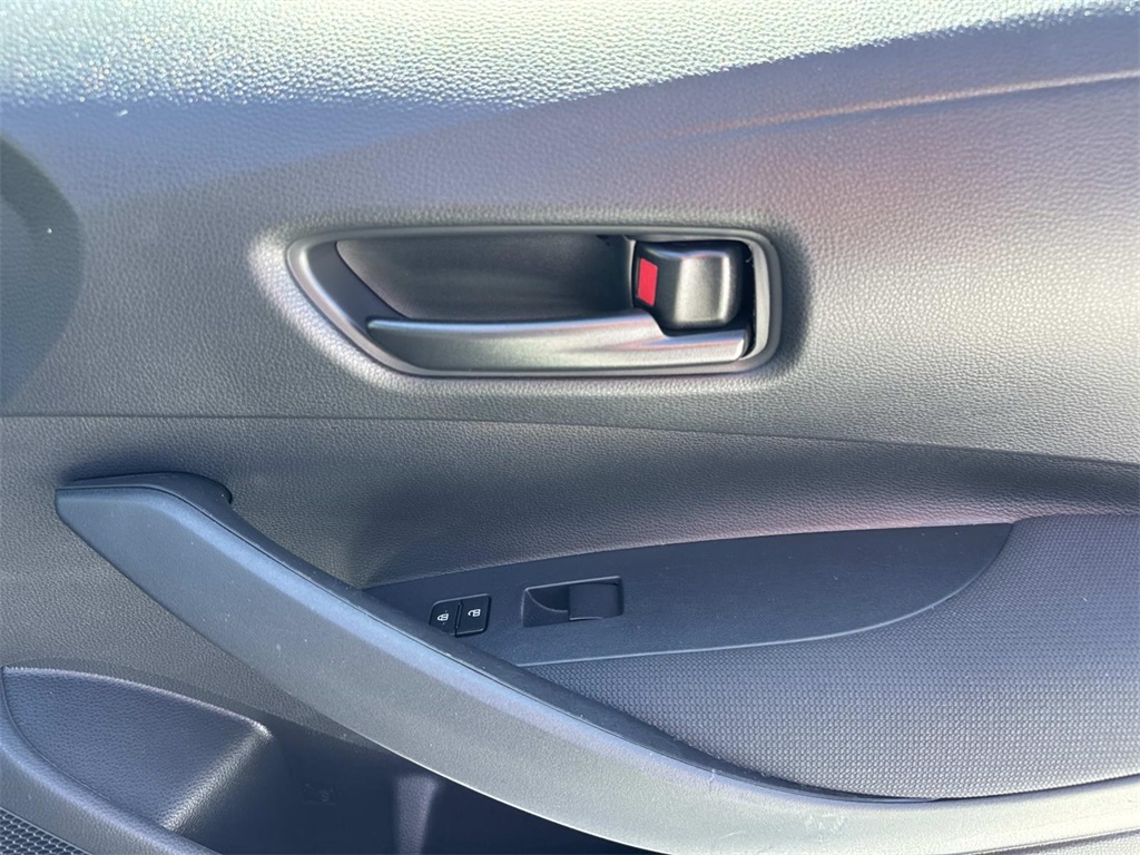 2023 Toyota Corolla LE photo 13