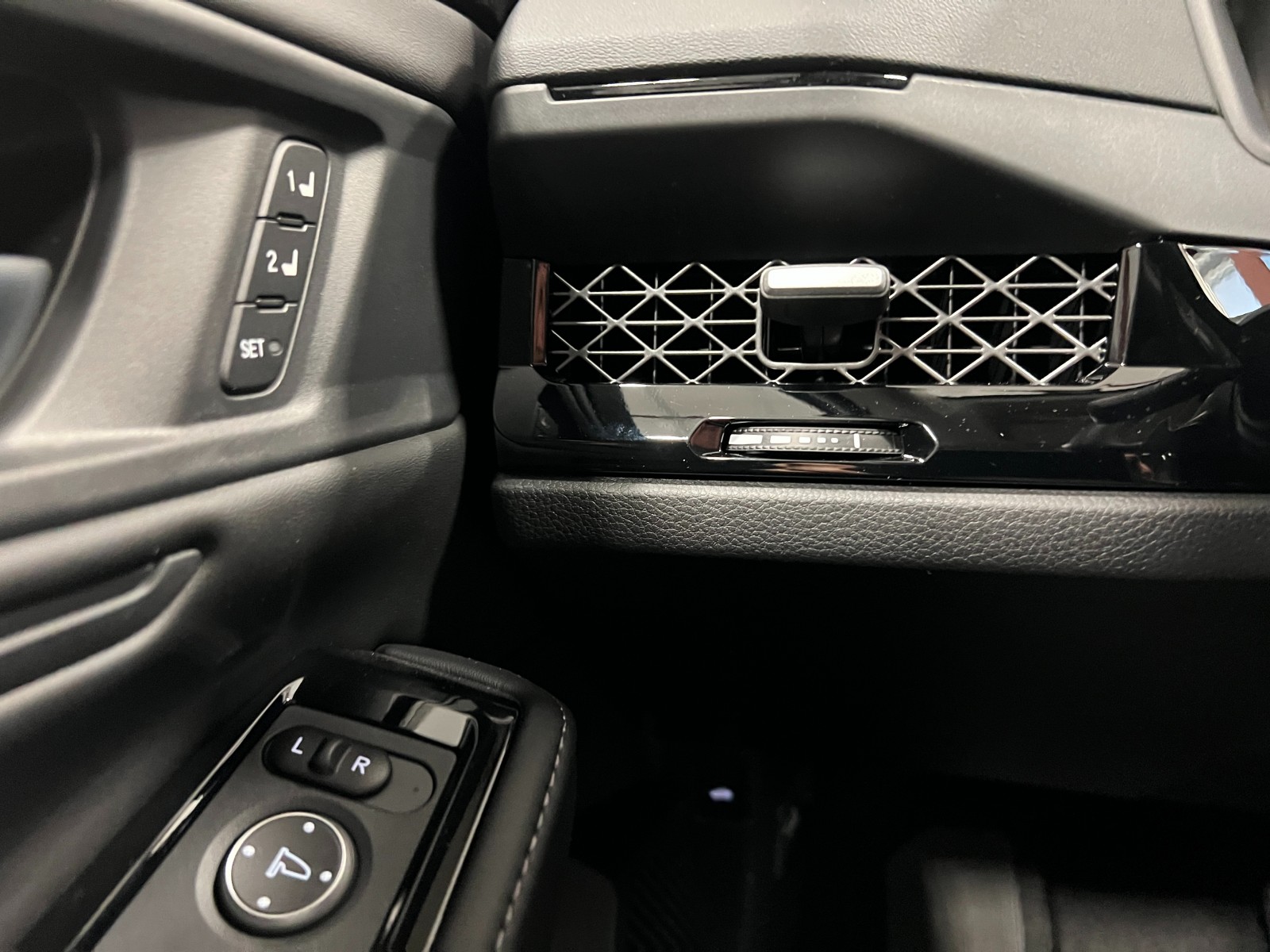 2025 Honda Accord Hybrid Touring photo 15