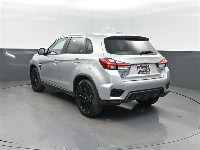 2025 Mitsubishi Outlander Sport LE photo 2