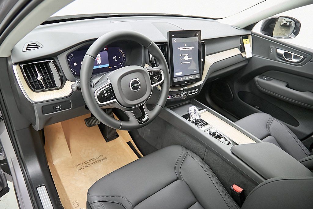 2026 VOLVO XC60 - Image 11