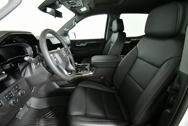 2025 Chevrolet Silverado 1500 LT Trail Boss photo 4