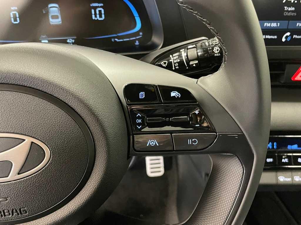 2025 Hyundai Elantra SEL Sport photo 23