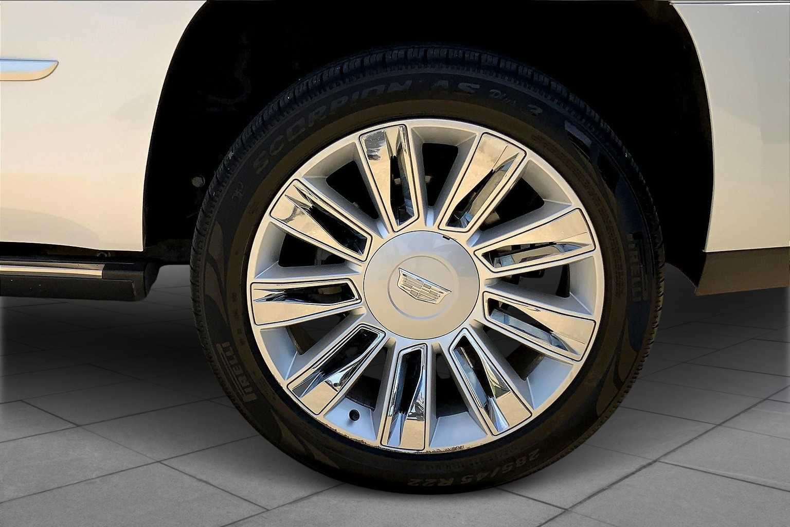 2019 Cadillac Escalade Platinum photo 8