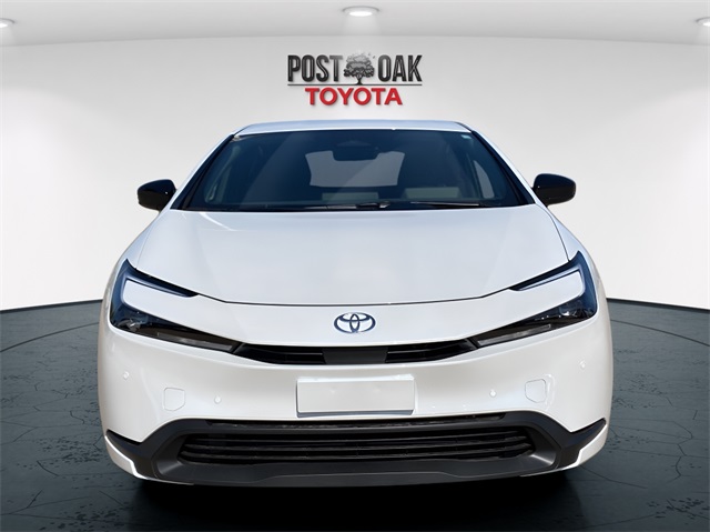 2026 Toyota Prius LE photo 3