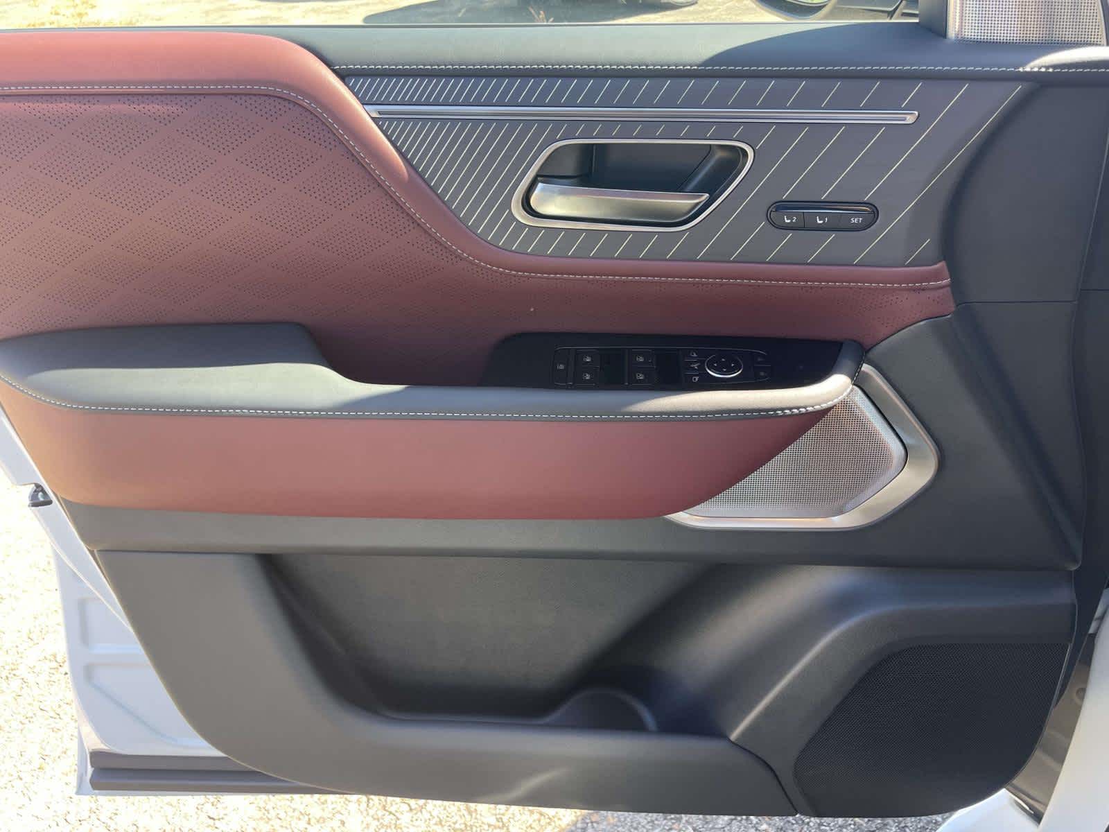 2026 Infiniti QX80 photo 23