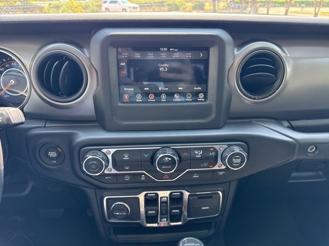 2023 Jeep Gladiator Sport photo 10