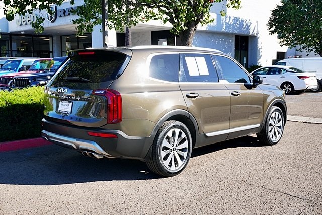 Used 2022 Green Kia S image 7