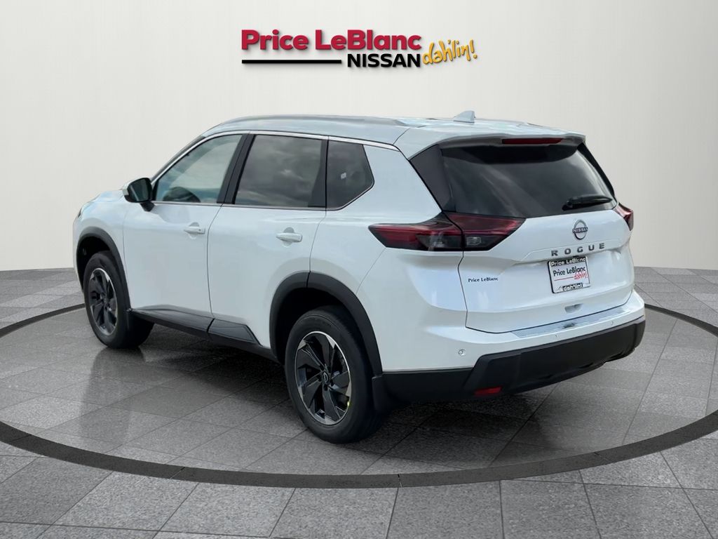 2026 Nissan Rogue SV photo 4
