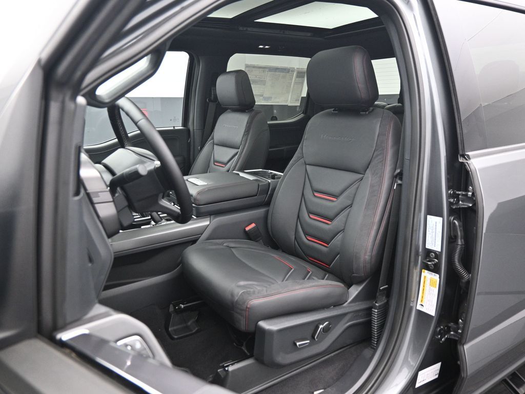 2025 Ford F-150 Lariat photo 7