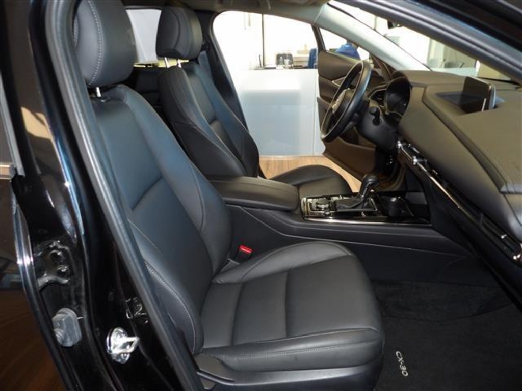 2025 Mazda CX-30 2.5 S Preferred photo 14