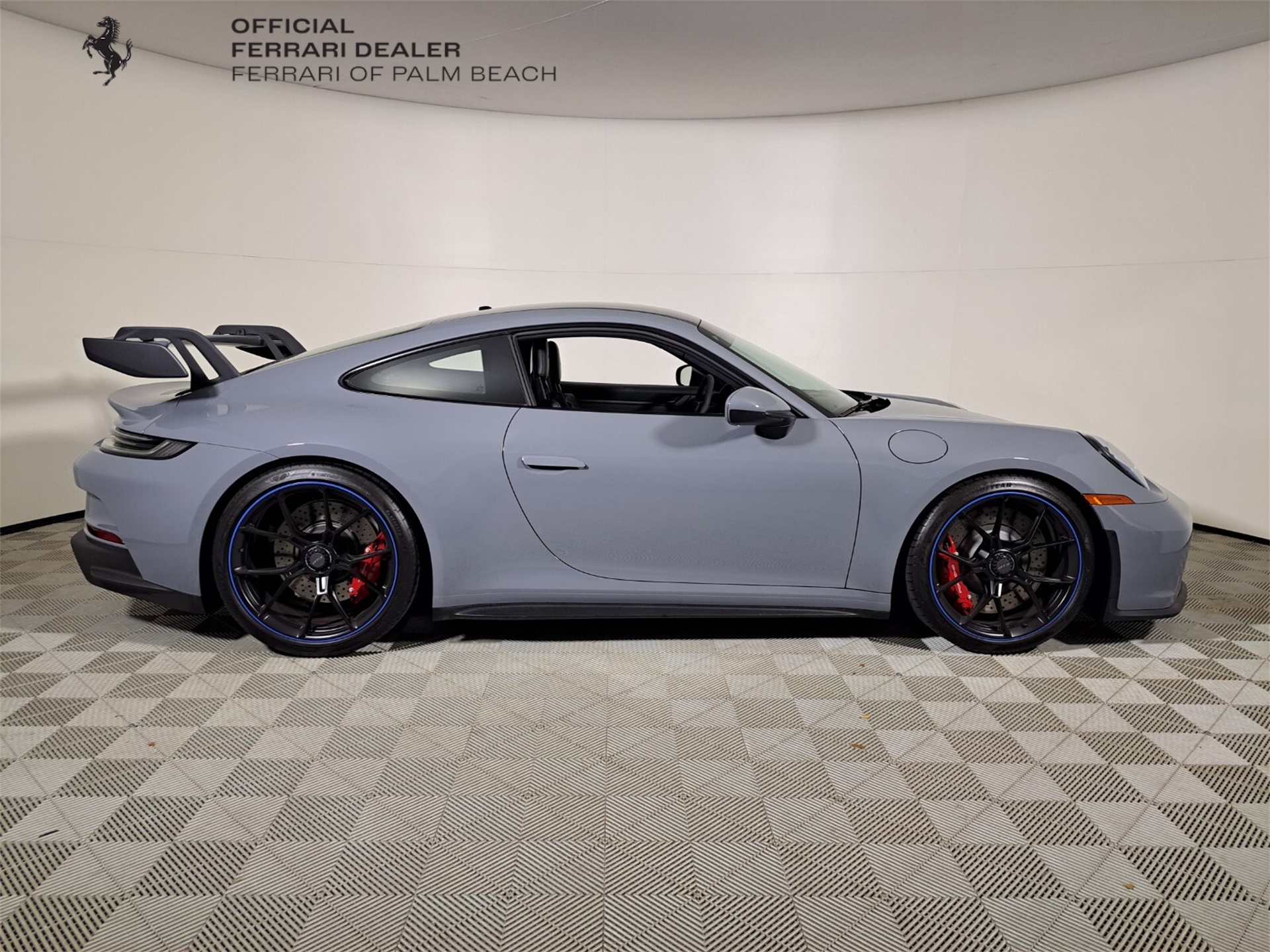 2023 Porsche 911 GT3 photo 2