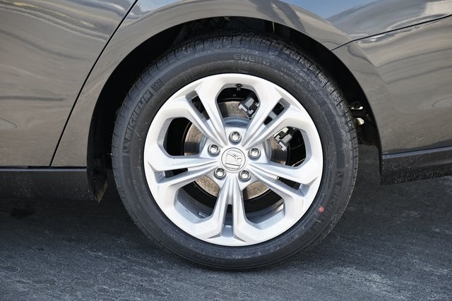 2025 Honda Accord LX photo 5