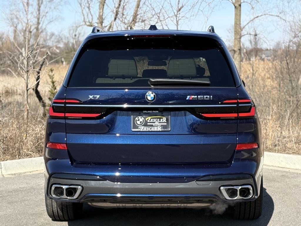 2025 Bmw X7 M60i photo 3
