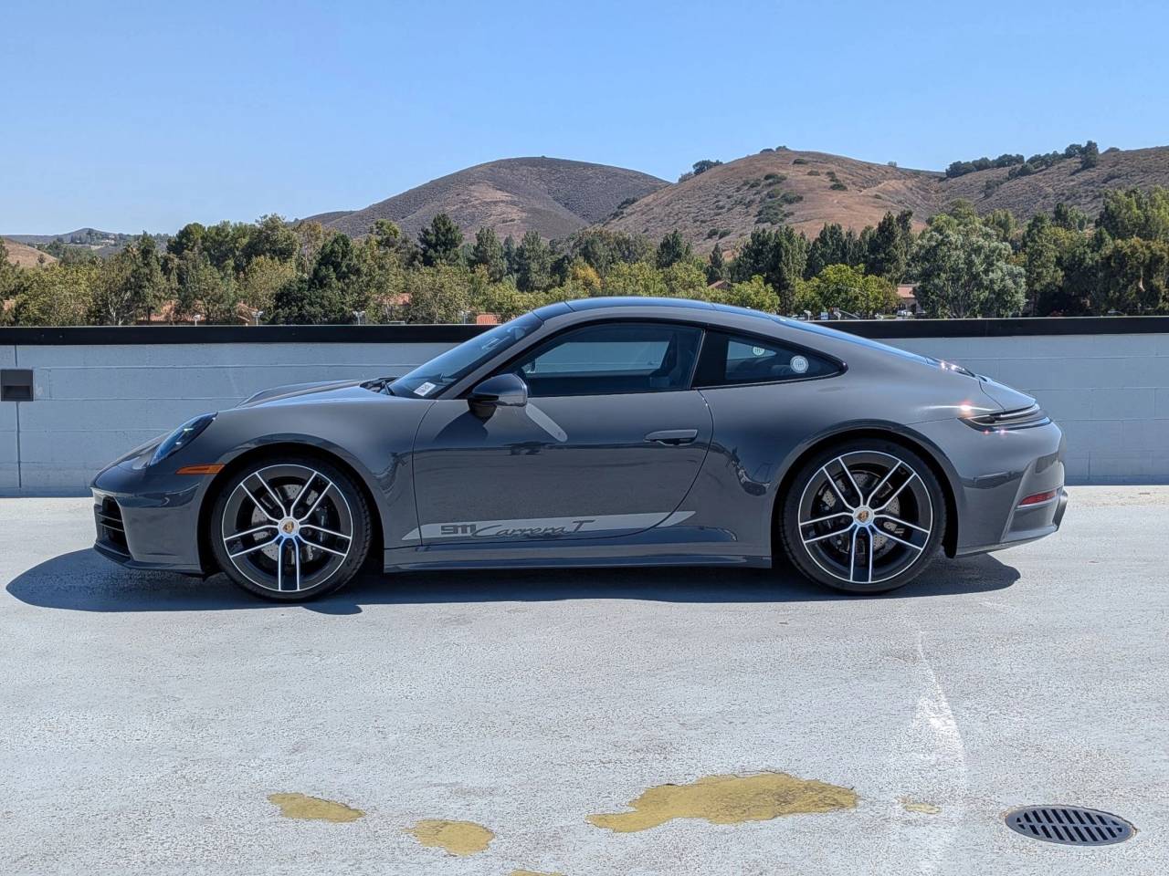 2025 Porsche 911 T photo 2