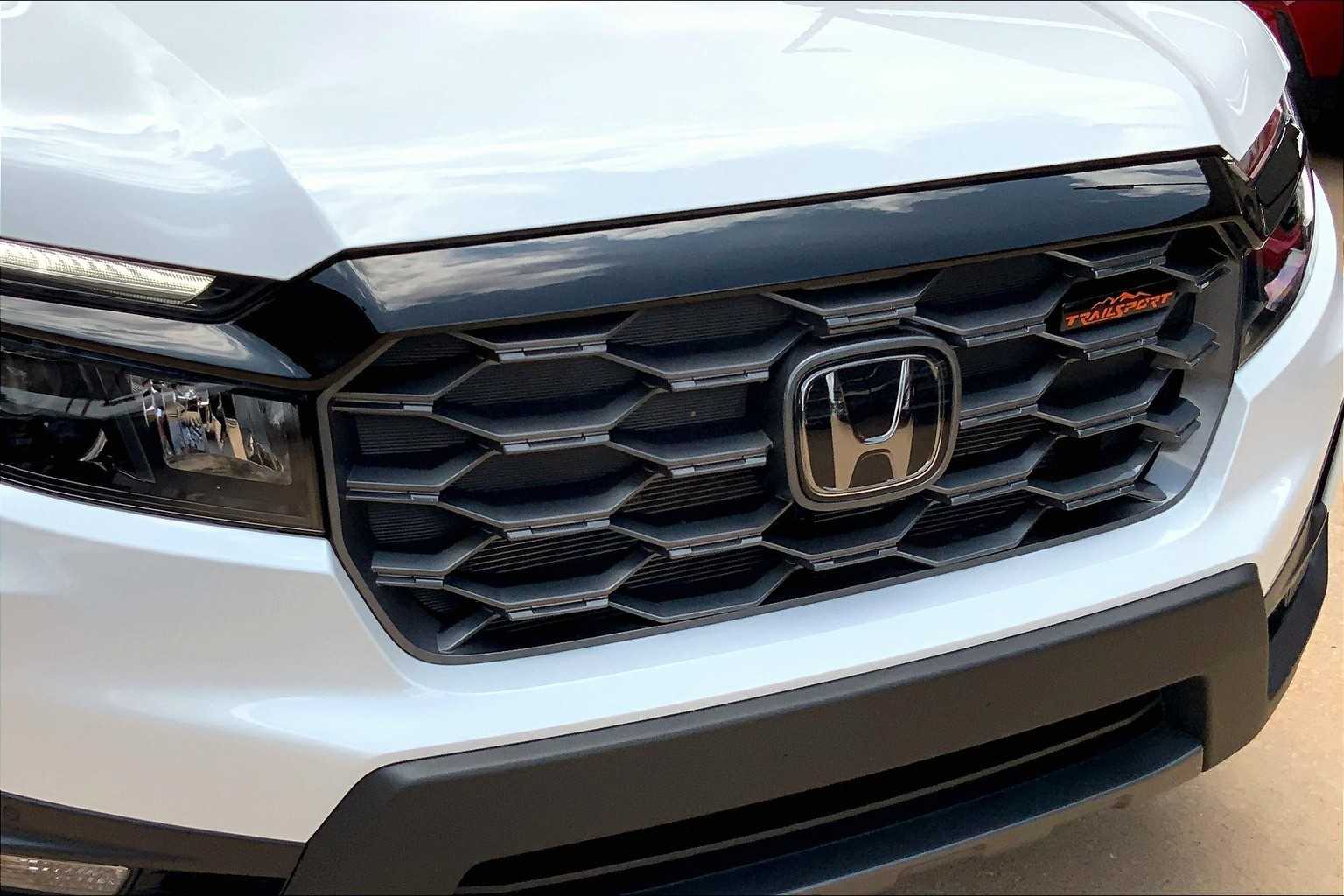 2025 Honda Passport TrailSport photo 27