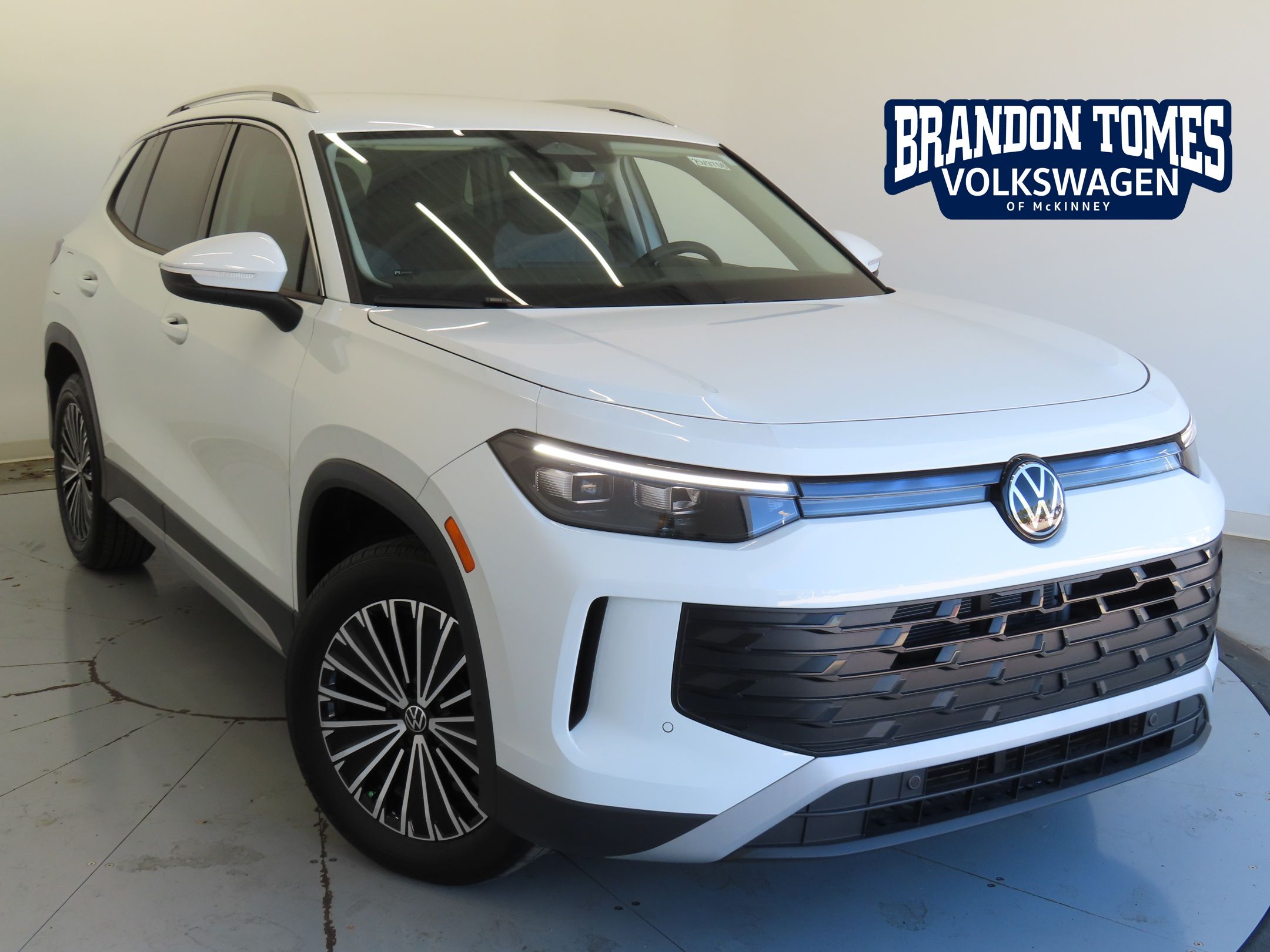 2025 Volkswagen Tiguan S's photo