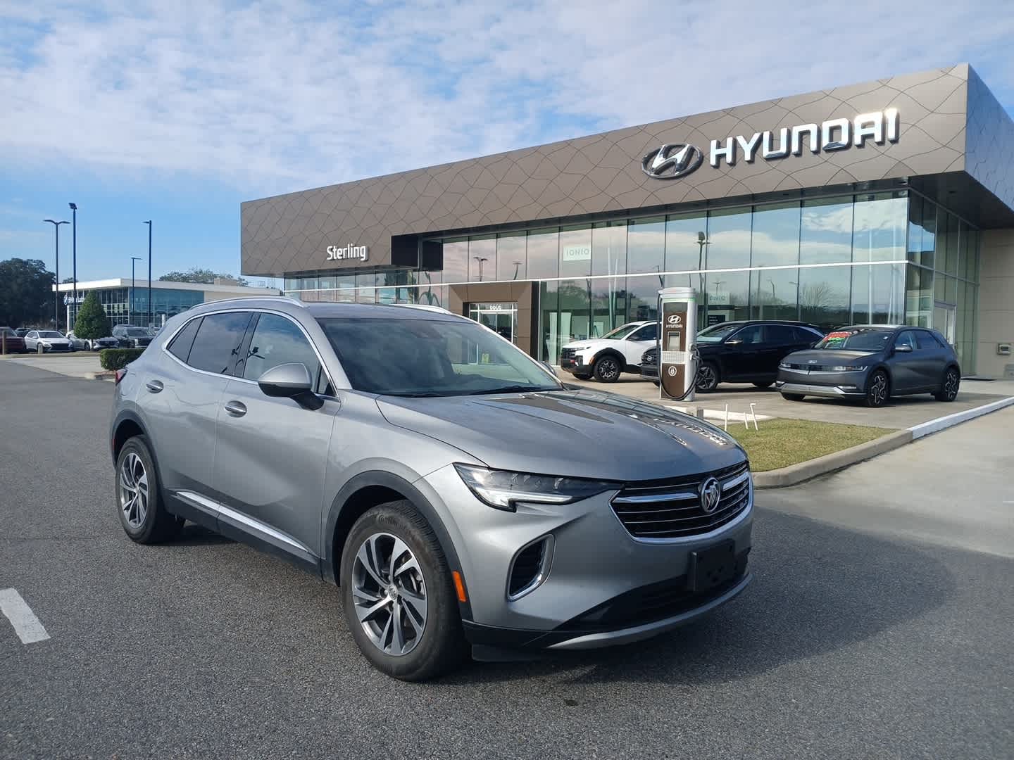 2023 Buick Envision Essence's photo