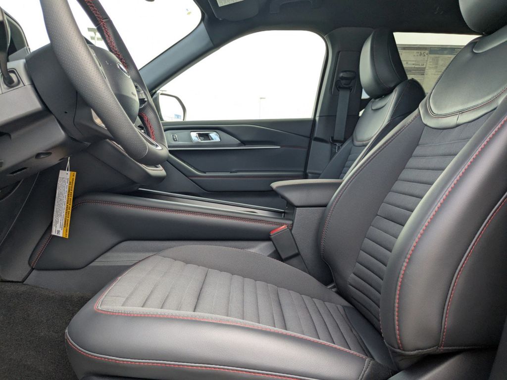 2025 Ford Explorer ST-Line photo 20