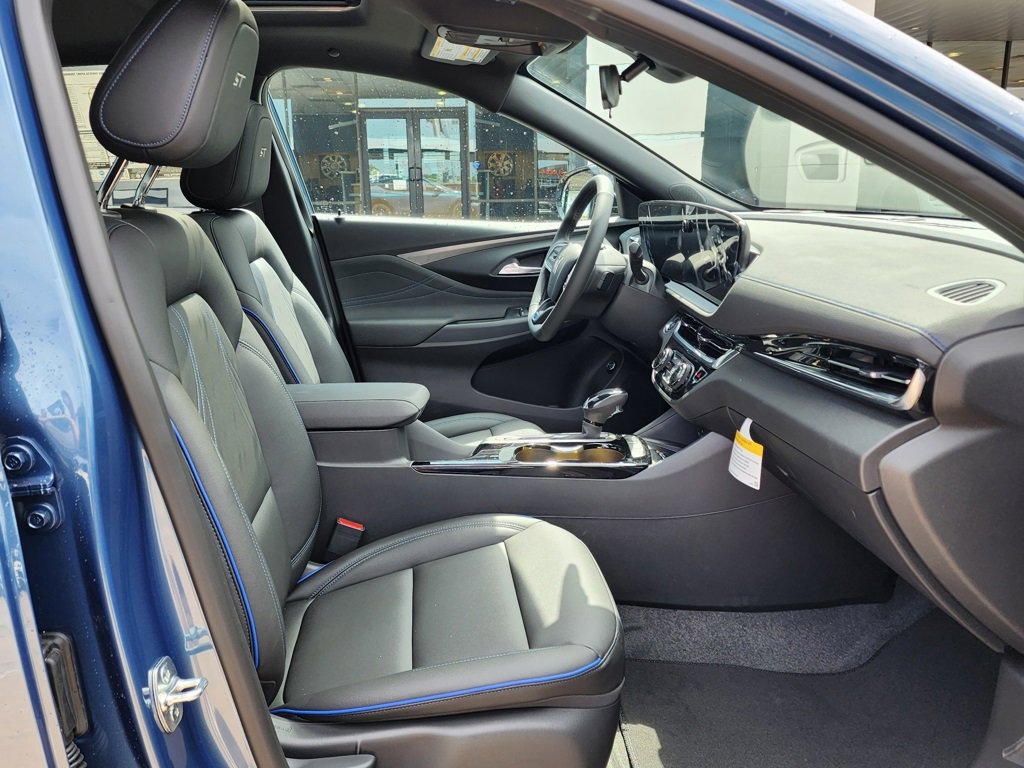 2025 Buick Envista ST photo 32