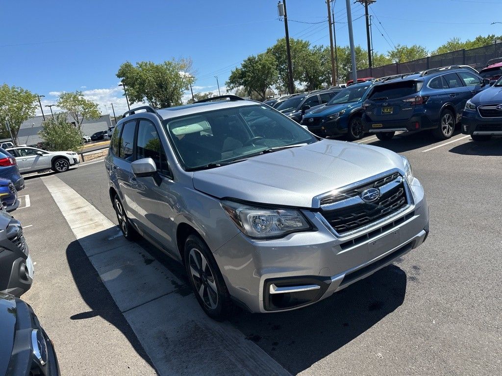 2017 Subaru Forester 2.5i Premium photo 3
