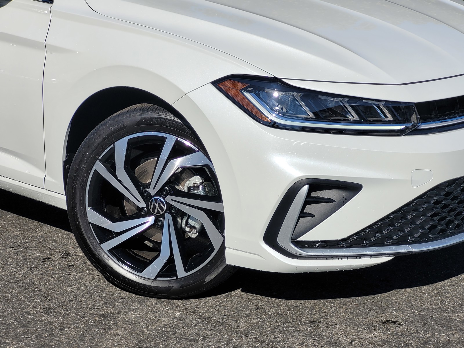 2025 Volkswagen Jetta 1.5T SEL photo 3