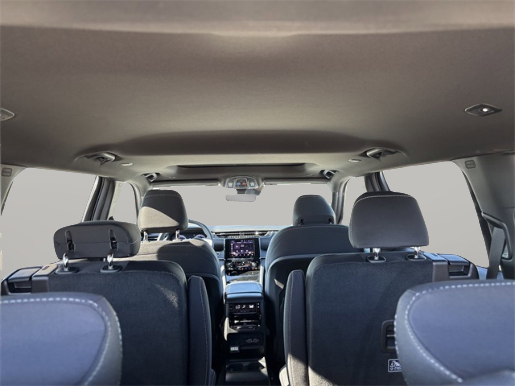 2025 Jeep Grand Cherokee Laredo Altitude photo 11