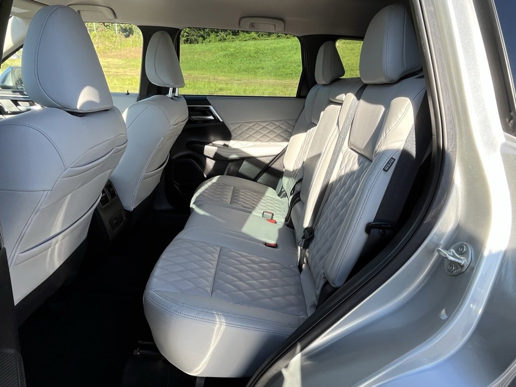 2022 Mitsubishi Outlander SEL GT photo 3