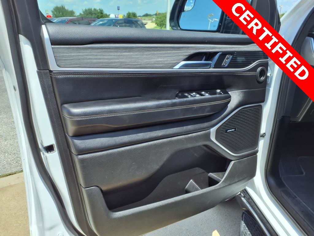 2024 Jeep Wagoneer L Series II photo 10