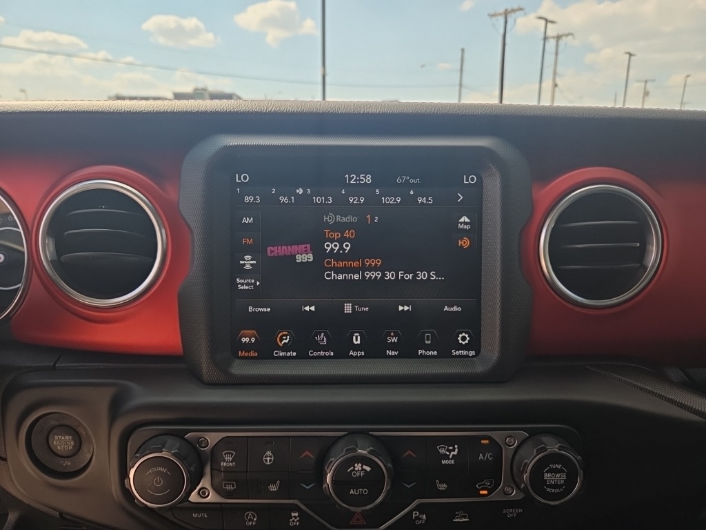 2020 Jeep Gladiator Rubicon photo 19
