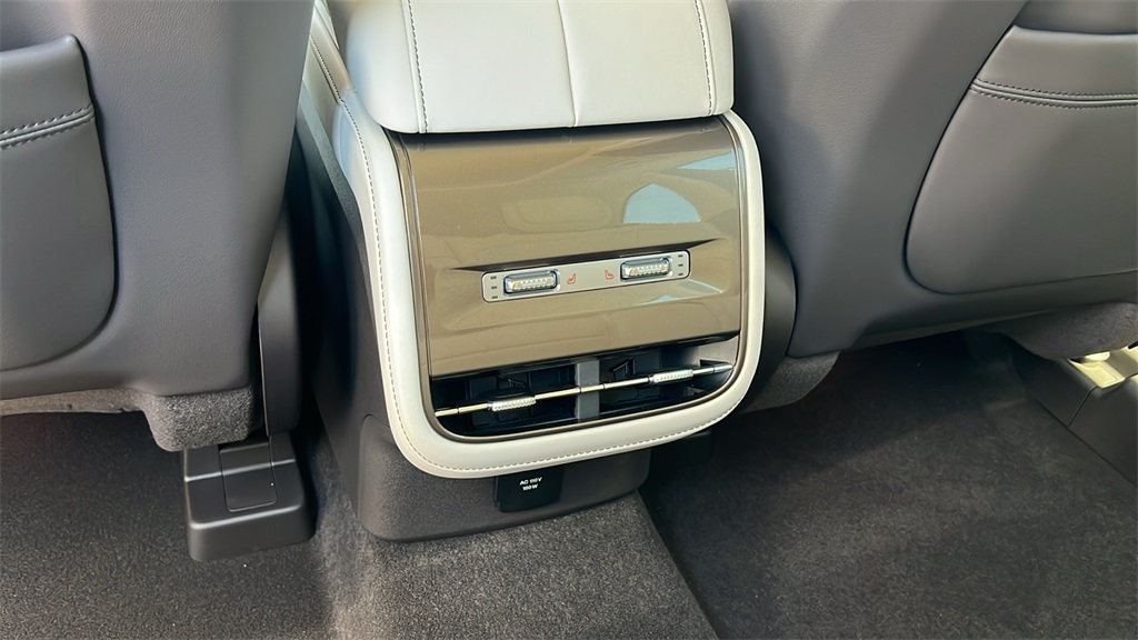 2026 Lincoln Nautilus Black Label photo 4