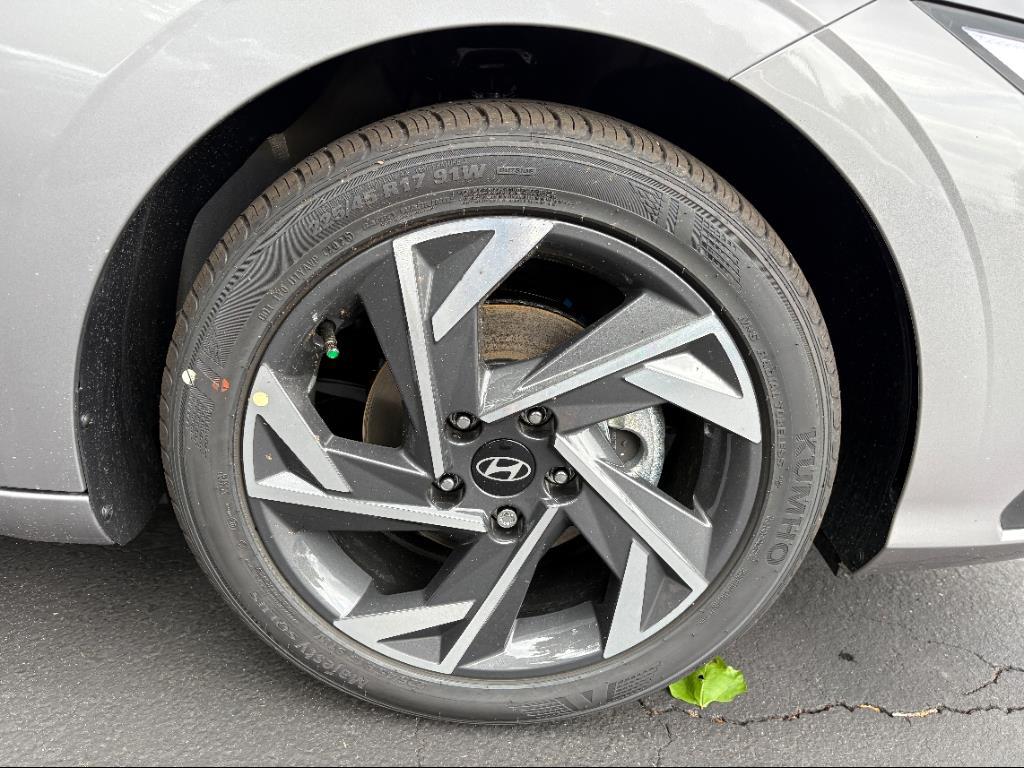 2025 Hyundai Elantra SEL Sport photo 11