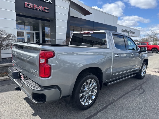 2023 Chevrolet Silverado 1500 High Country photo 3