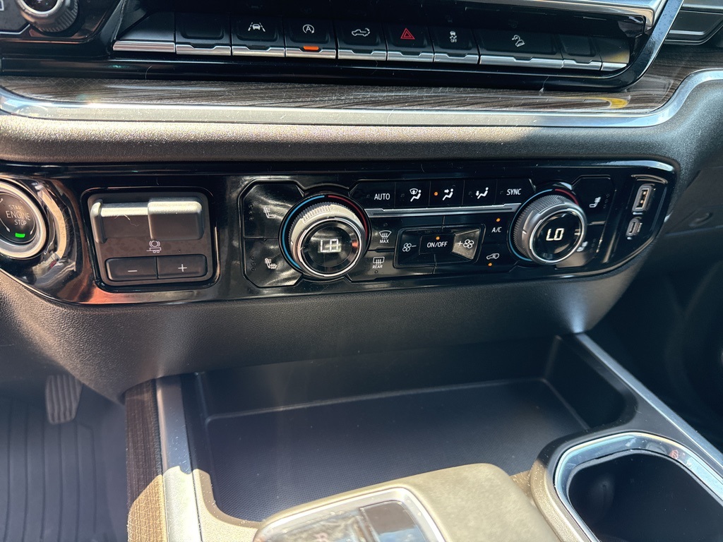 2023 Chevrolet Silverado 1500 RST photo 21
