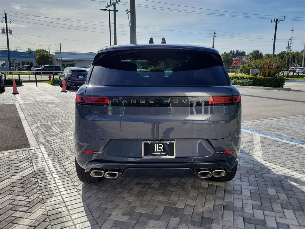 2025 Land Rover Range Rover Sport SE photo 3