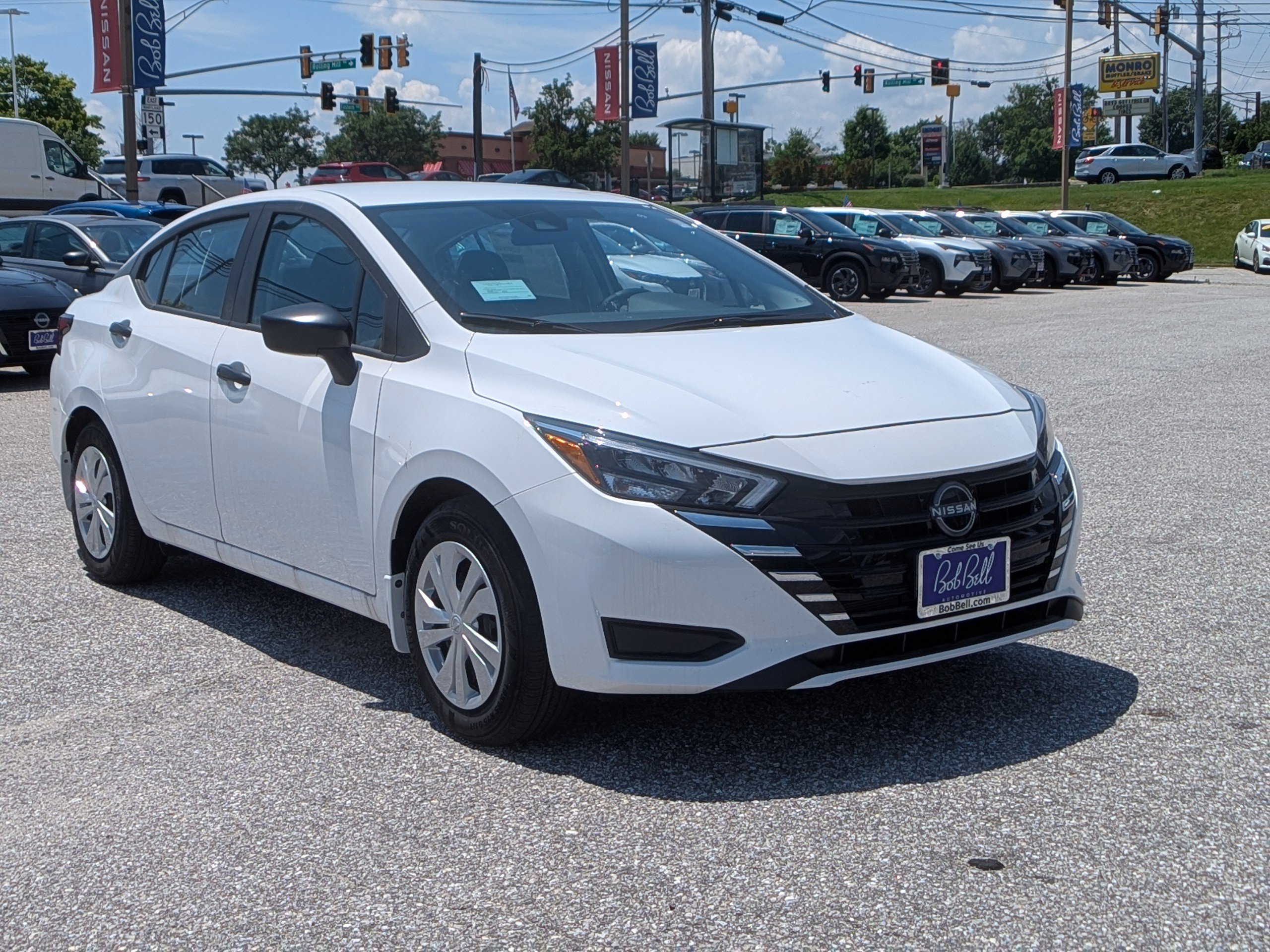 2025 Nissan Versa 1.6 S photo 2