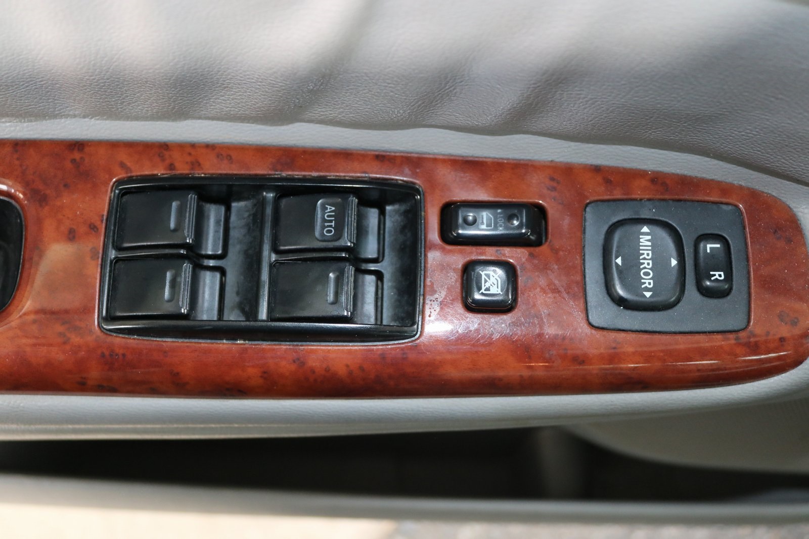 2005 Toyota Camry XLE photo 16