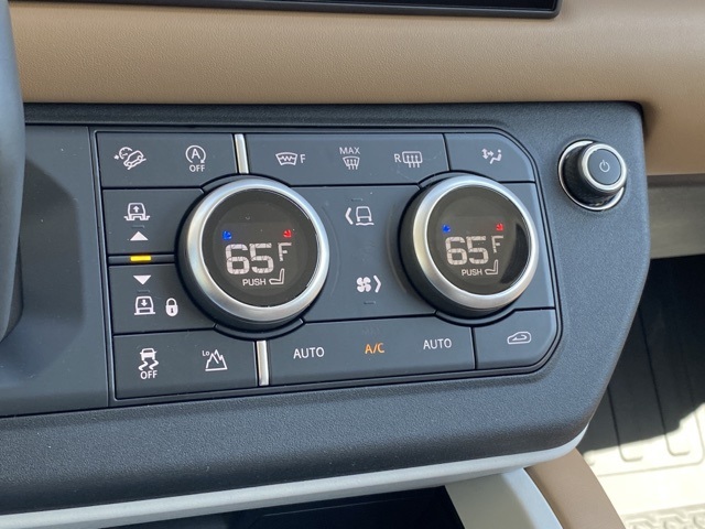 2025 Land Rover Defender 110 S photo 16