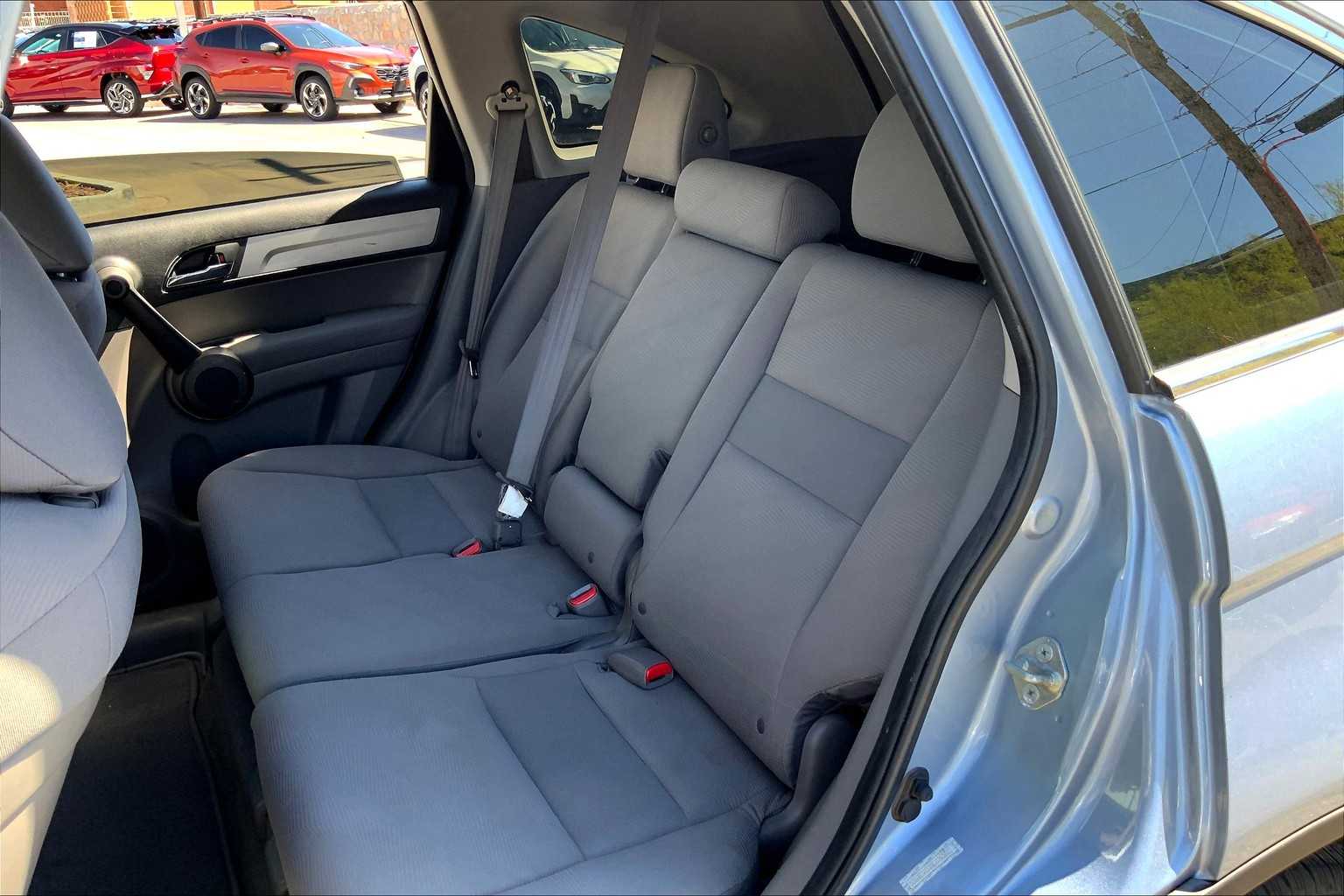 2010 Honda CR-V LX photo 18