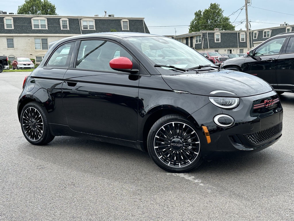 2024 FIAT 500e Base