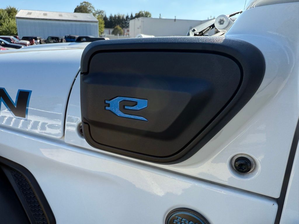 2021 Jeep Wrangler Unlimited Rubicon 4xe photo 2