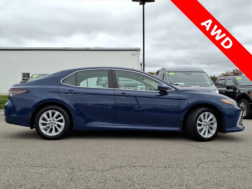 2023 Toyota Camry LE photo 2