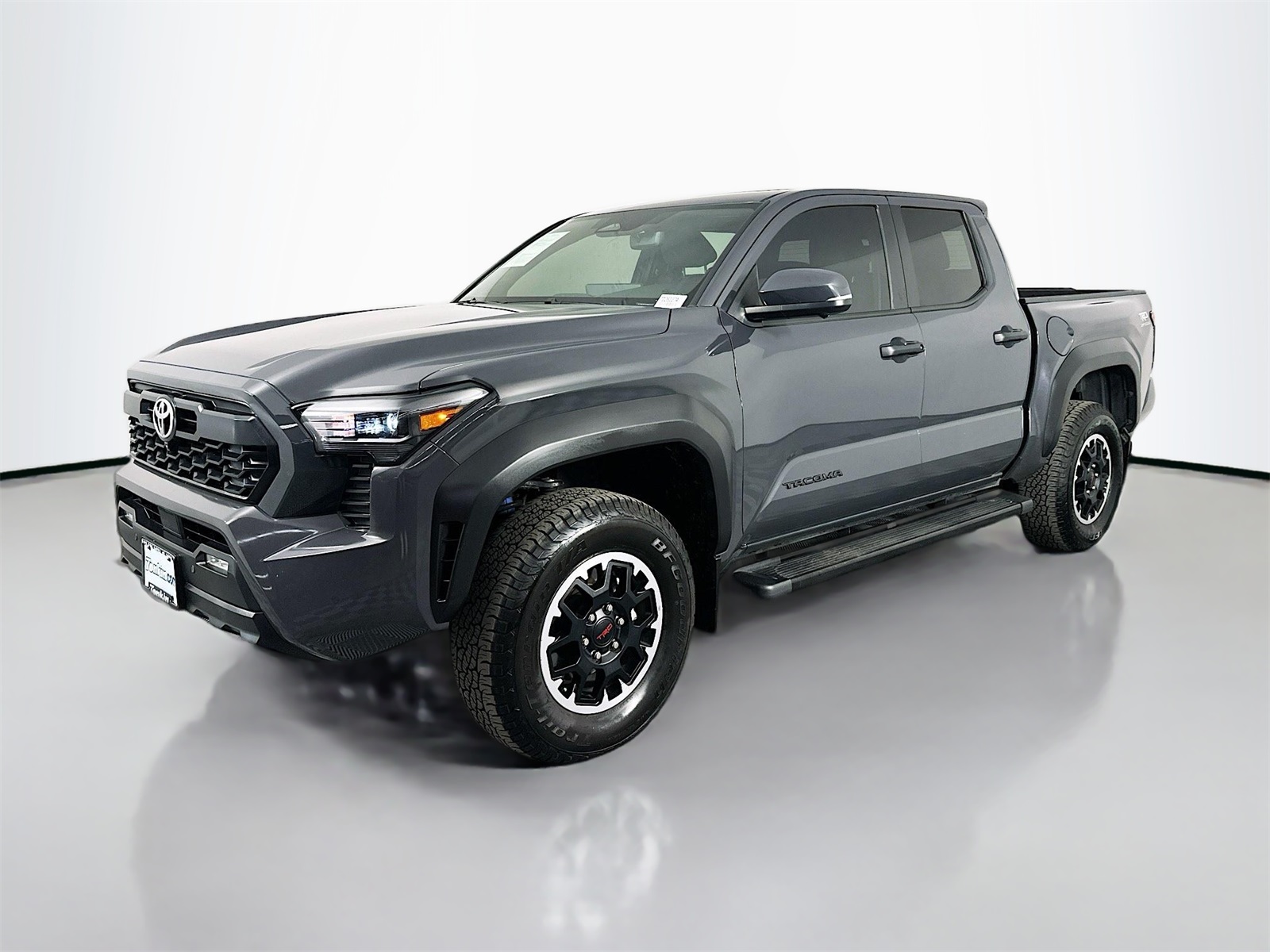 2024 Toyota Tacoma TRD Off-Road photo 3