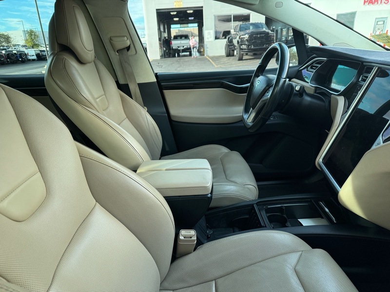 2016 Tesla Model X P90D photo 2