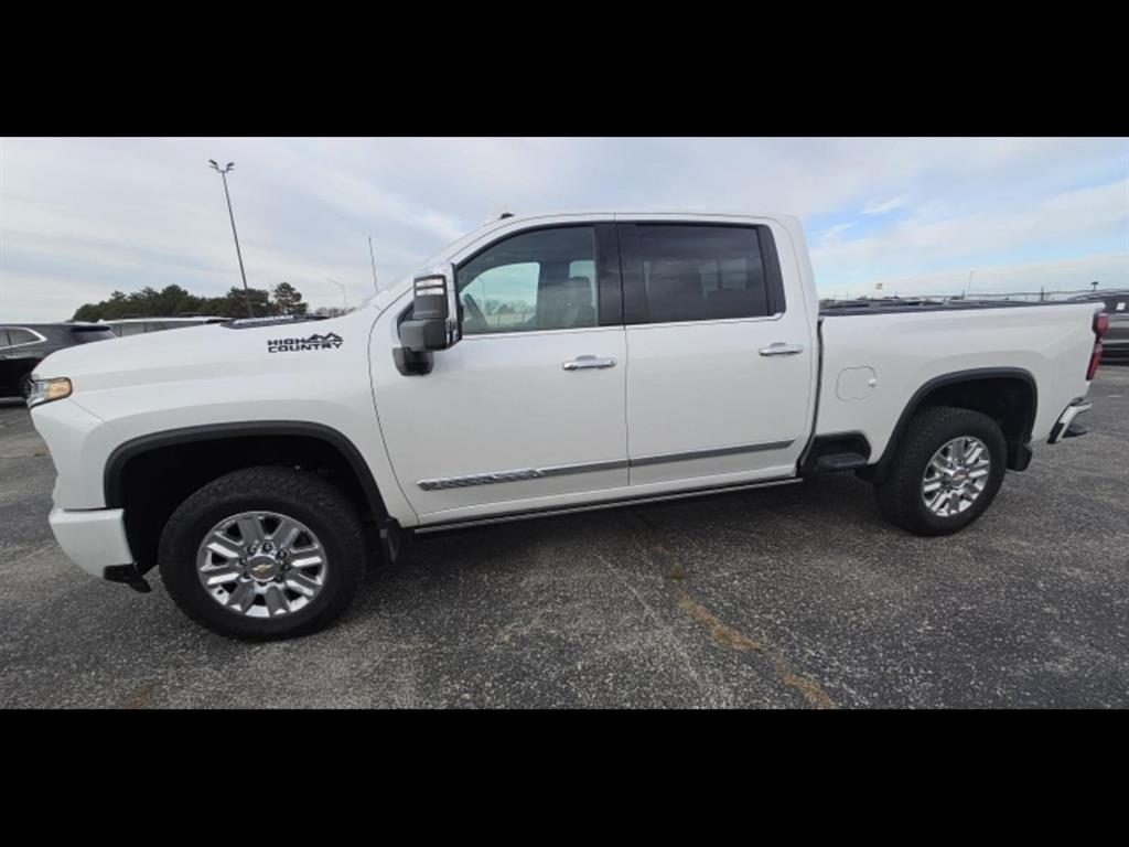 2025 Chevrolet Silverado 2500HD High Country's photo