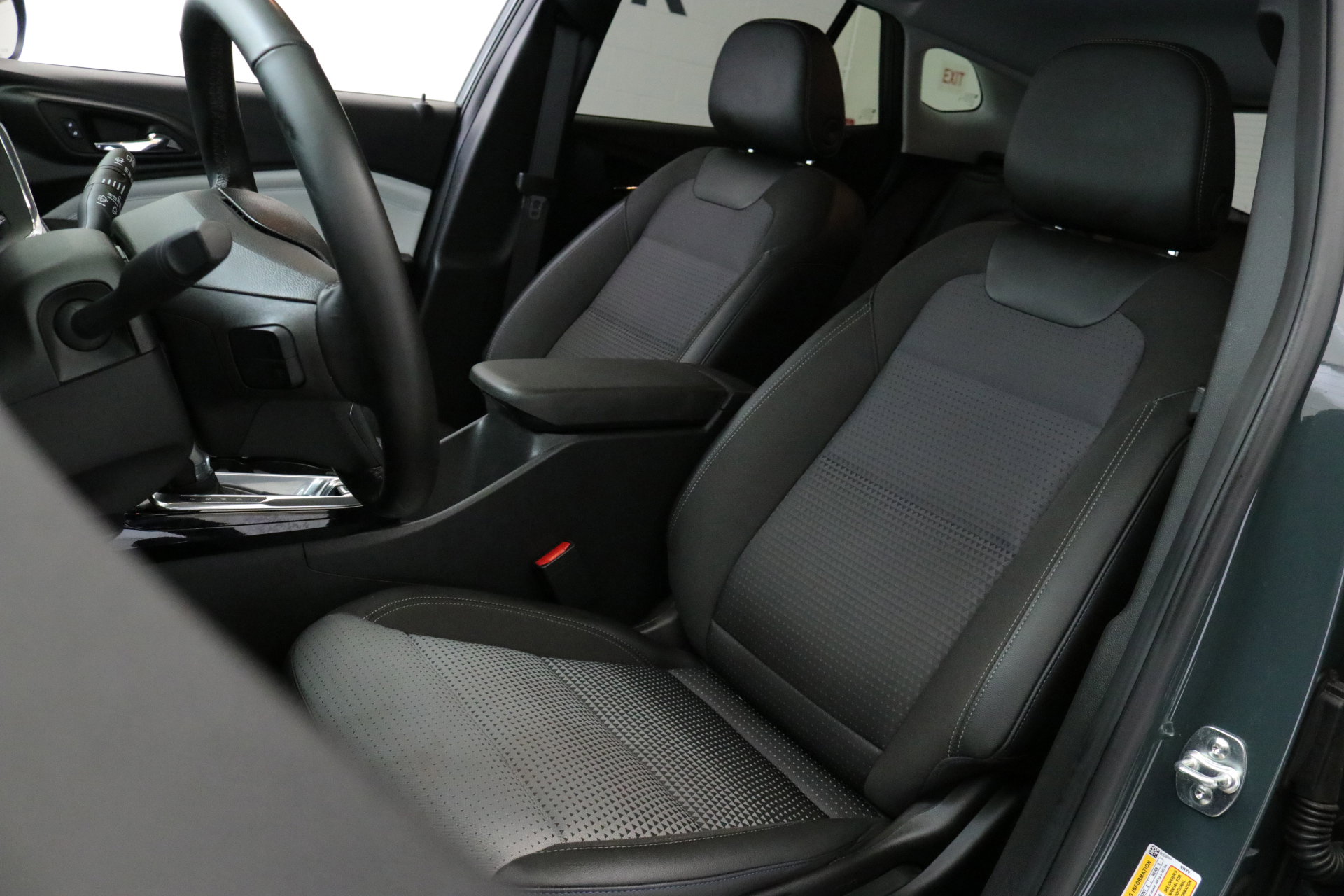 2025 Chevrolet Trax LT photo 21