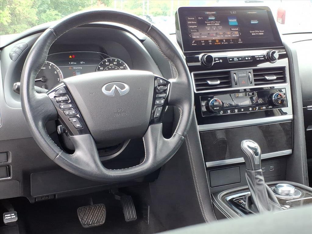 2023 Infiniti QX80 Luxe photo 4