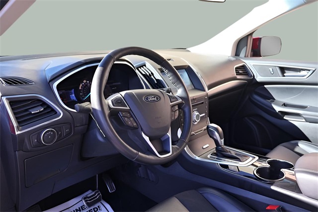 2018 Ford Edge Sport photo 2